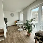 Apartamento Sali Homes Am1 Elegant And Stylish Retreat In Heart Of Bayreuth, Close To River *