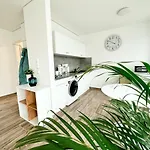 Sali Homes Am1 Elegant And Stylish Retreat In Heart Of Bayreuth, Close To River Apartamento