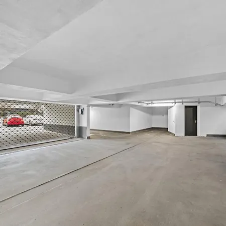 Sali Homes Am1 Elegant And Stylish Retreat In Heart Of Bayreuth, Close To River Bayreuth