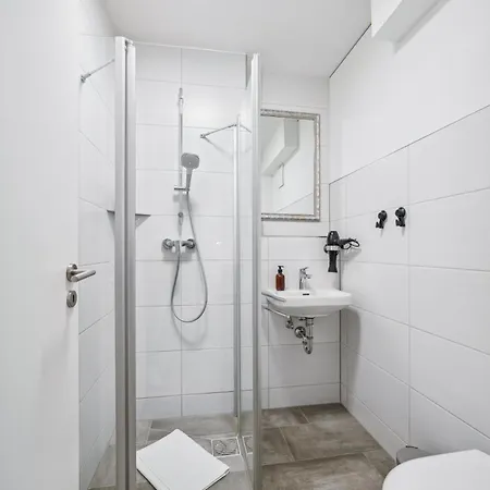 Sali Homes Elegant And Stylish Retreat In Heart Of Bayreuth, Close To River Μπαϊρόιτ