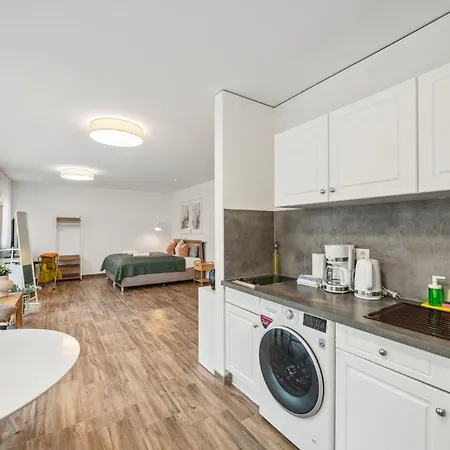 Sali Homes Elegant And Stylish Retreat In Heart Of Bayreuth, Close To River *